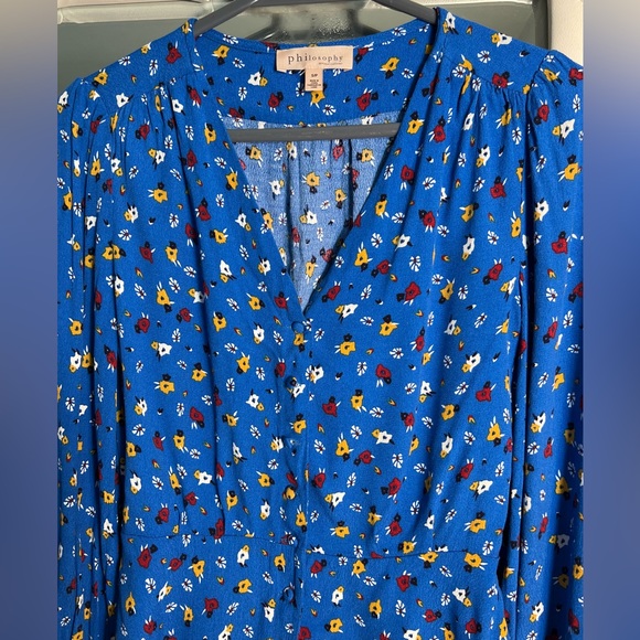 Philosophy Blue Floral V Neck Long Sleeve Fitted Button Down Blouse Size S/P - Picture 1 of 10
